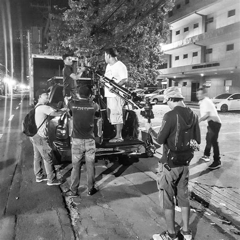 production crew in tagalog|Translate production crew in Tagalog with examples .